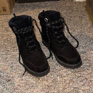 Old Navy Black Winter Lace-Up Boots